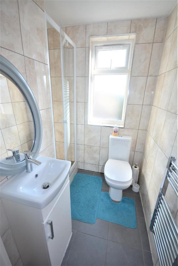 London Deluxe 6 Bedroom House Dagenham Luaran gambar