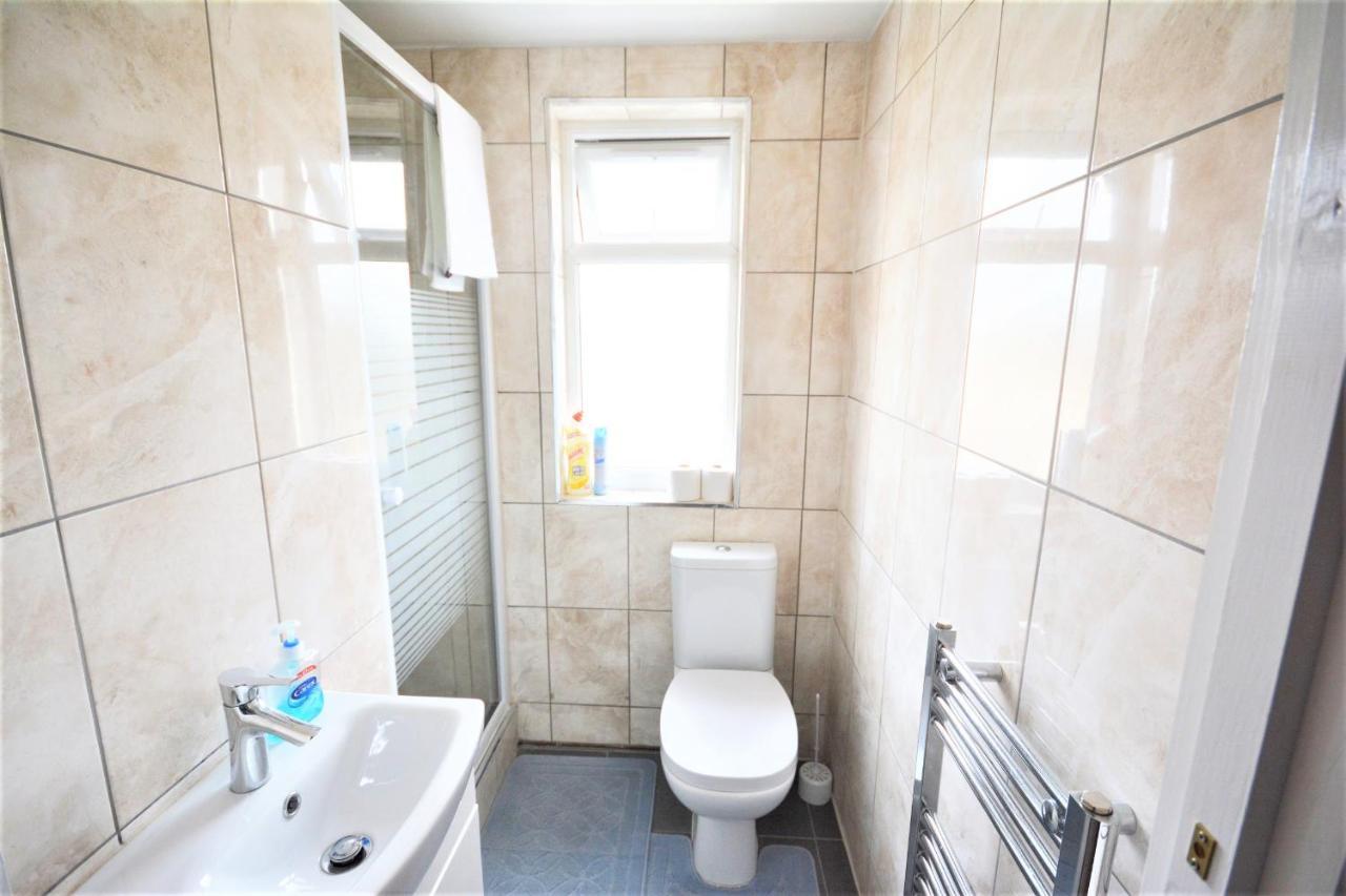London Deluxe 6 Bedroom House Dagenham Luaran gambar
