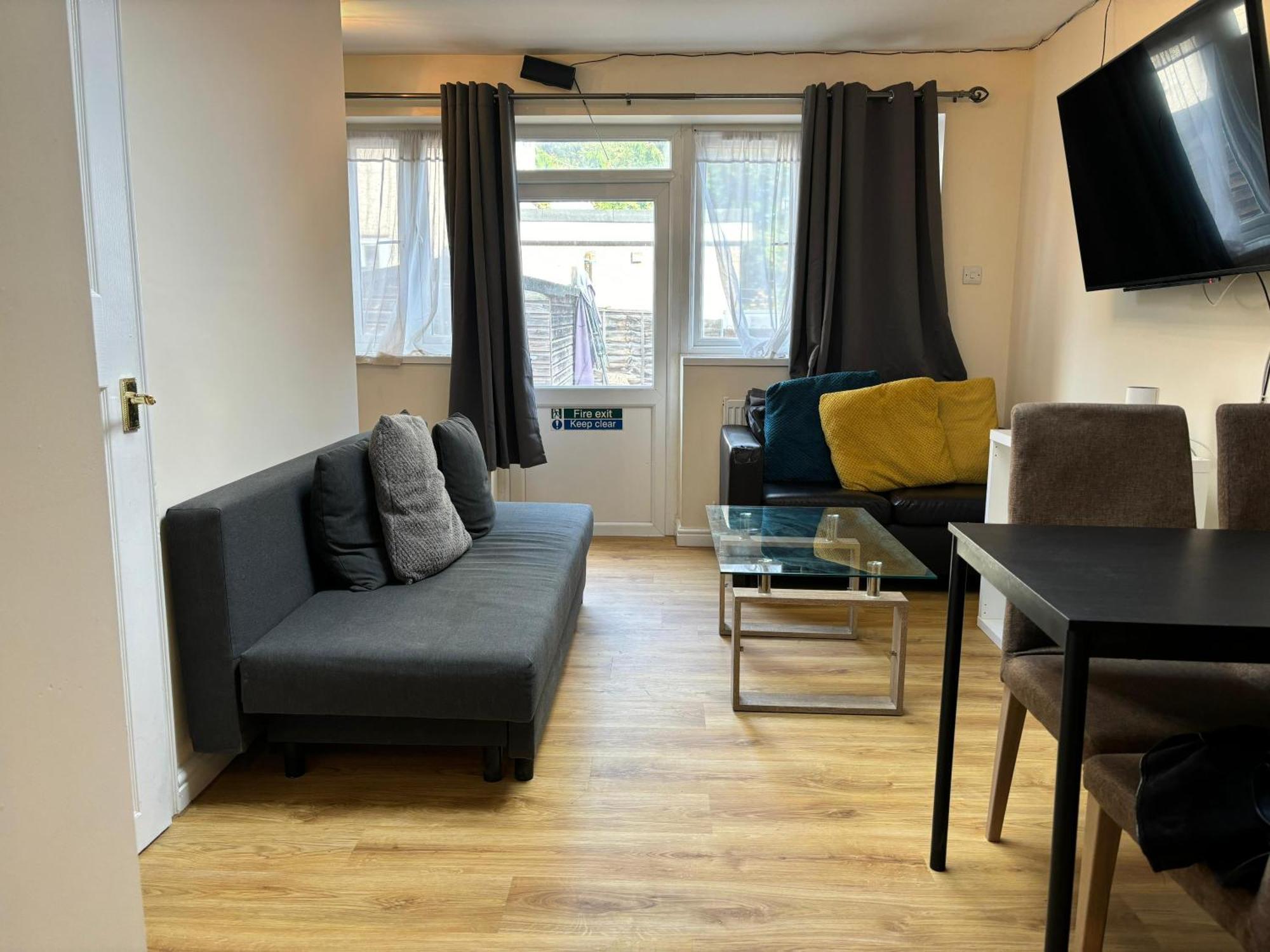 London Deluxe 6 Bedroom House Dagenham Luaran gambar